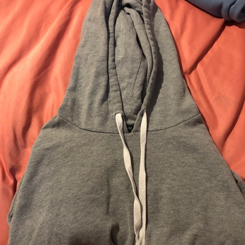 Small crop sweater